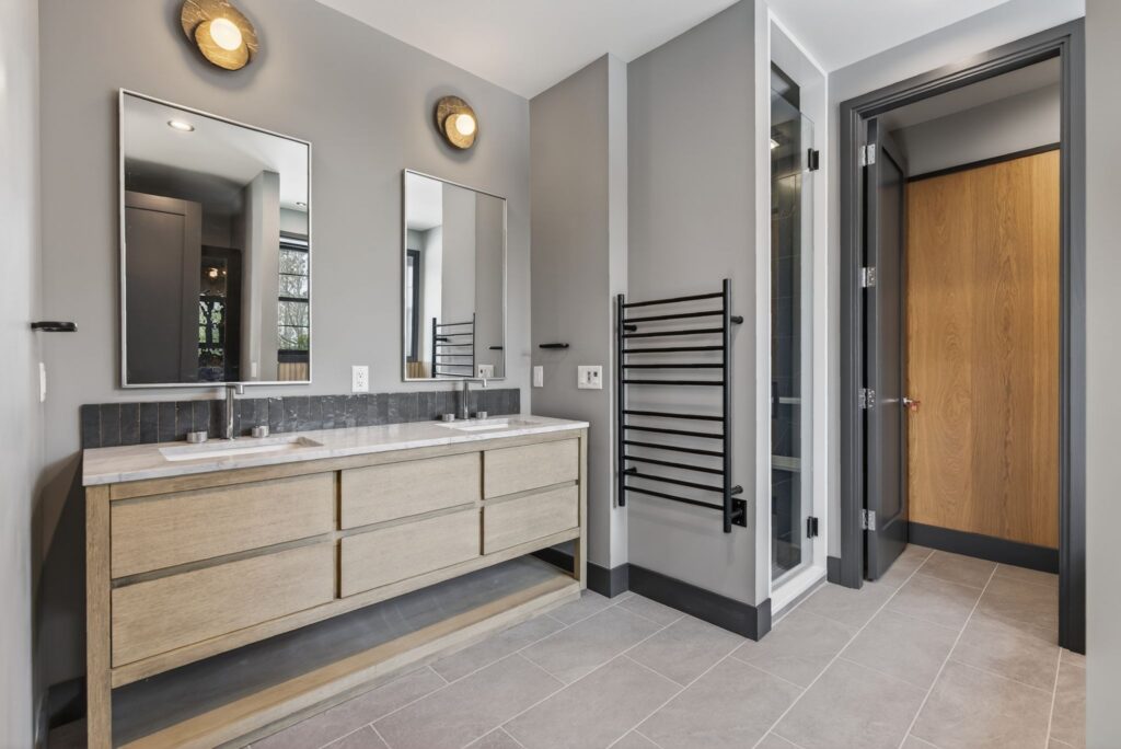 Primary Bath at the Meadow House in Falmouth, Maine